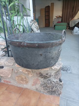 Caldera de cobre antigua