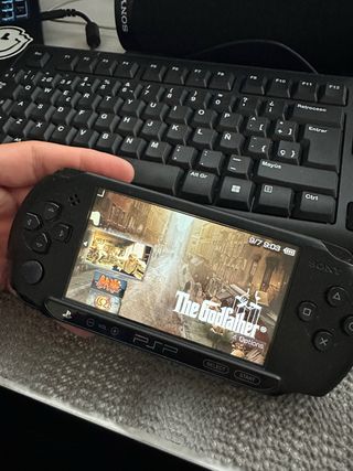 Sony PSP Negra con tarjeta de memoria. Chipped. 