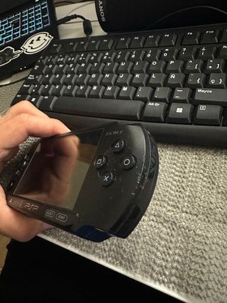 Sony PSP Negra con tarjeta de memoria. Chipped. 