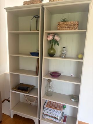 Estanterías salón poco uso blanco hueso
