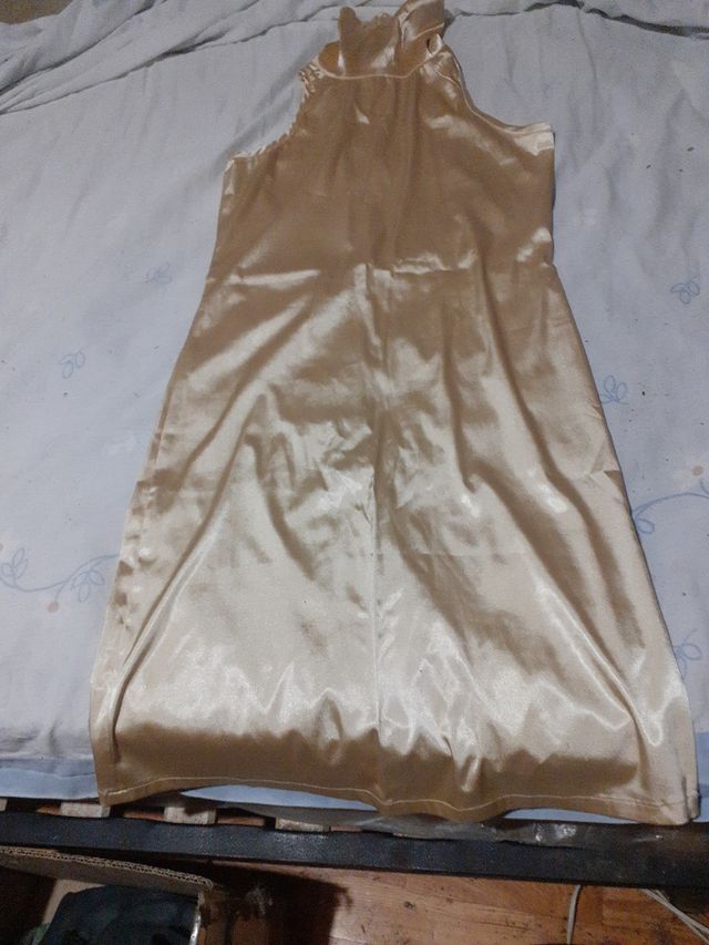 Vestido satén amarillo claro talla M