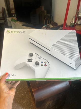 Xbox One 500GB Blanca 1 mando. casi nueva