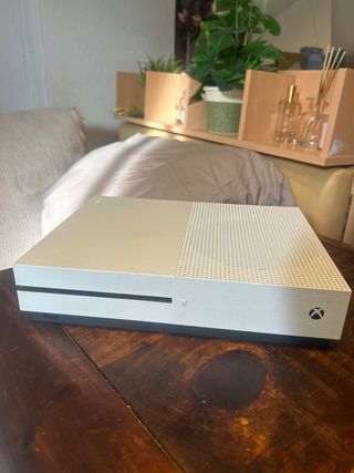 Xbox One 500GB Blanca 1 mando. casi nueva