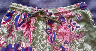 Pantalón estampado floral mujer talla M (38-40)