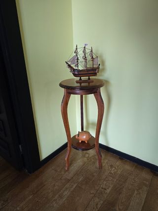 Mesita auxiliar alta de madera clásico/vintage