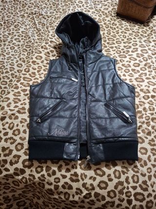 Chaleco Nikita Negro con Capucha