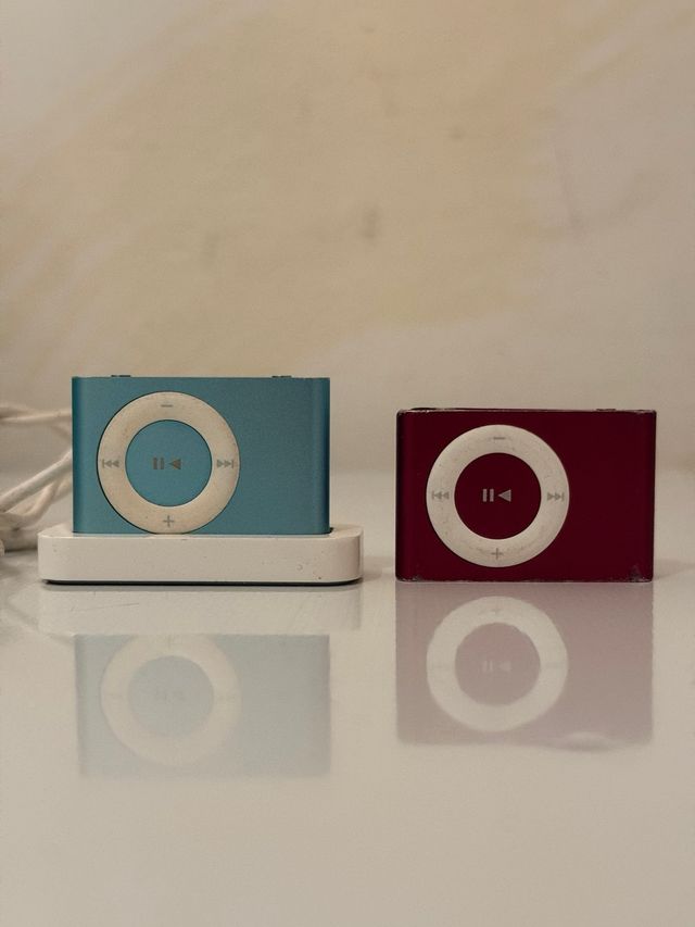 2 iPod Shuffle Apple Blu/Rosso,