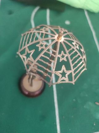 Statuetta Innamorati Sotto Ombrello