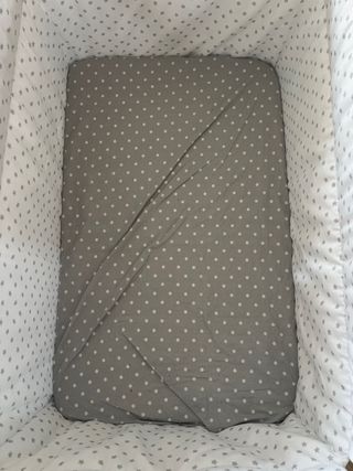 Moisés para bebé con ruedas
incluye textil variado