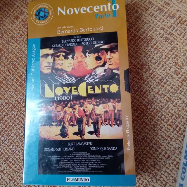 Cintas de vídeo sin desprecintar.