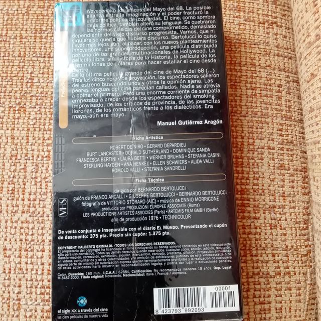 Cintas de vídeo sin desprecintar.