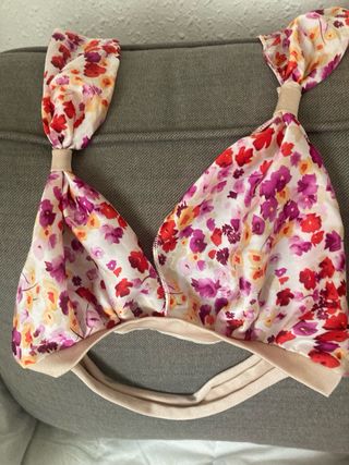 Traje de danza del vientre con pedrería