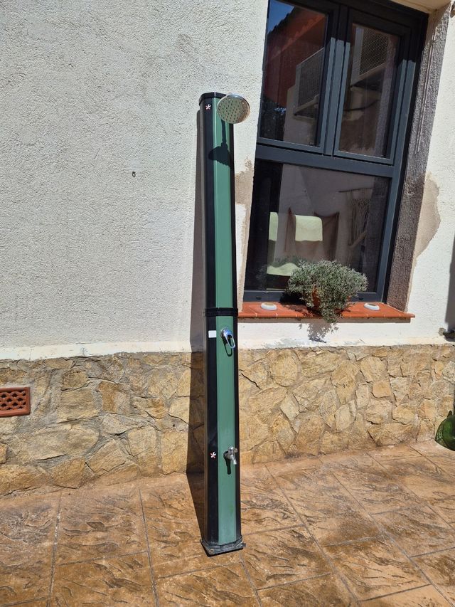 Doccia da giardino esterna