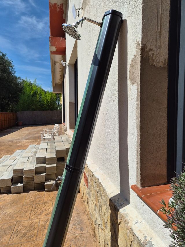 Doccia da giardino esterna