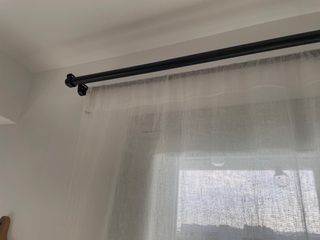 Doble barra cortina + cortinas beige/blanco