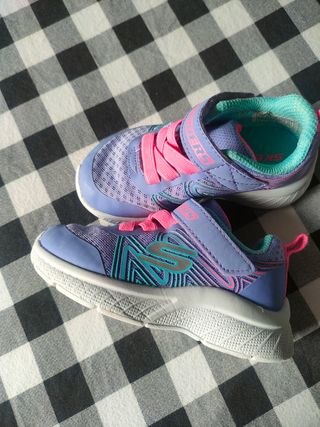 Deportivas Skechers Talla 22 Niña