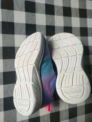 Deportivas Skechers Talla 22 Niña