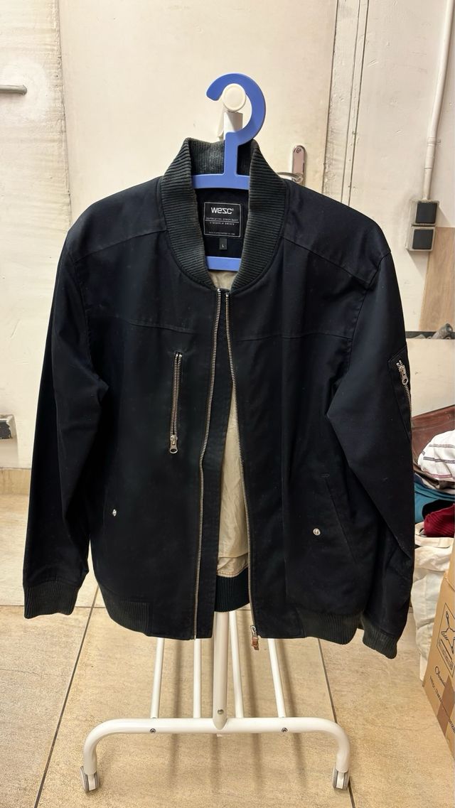 Chaqueta bomber WESC negra