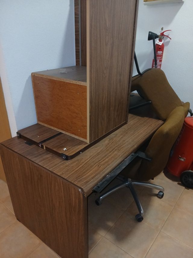 Mesa de oficina de madera