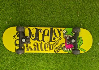 Monopatín Amarillo