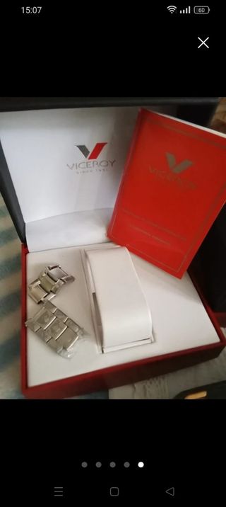 Caja Viceroy Roja y Plateada