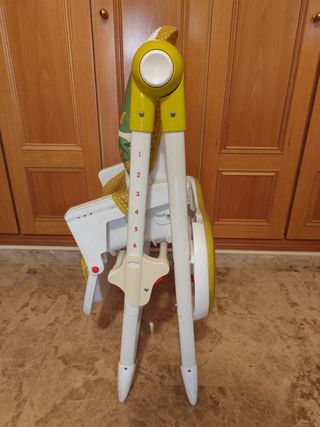 Trona de bebé con estampado infantil