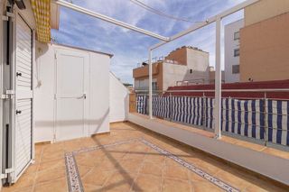 Ático en alquiler en Carolinas Altas en Alicante