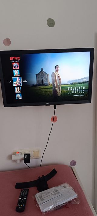 Televisión LG SmartTV 24 pulgadas Negra