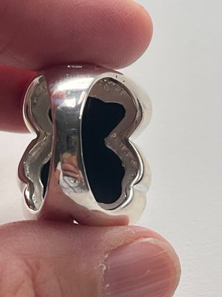 Anillo sello de plata y motivo oso en ónix Icon.