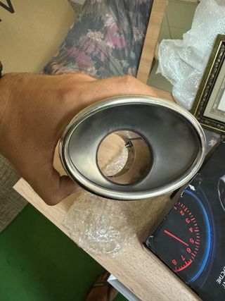 Embellecedor de escape cromado