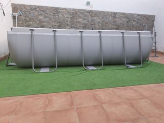 Piscina Betway Gris y Blanca