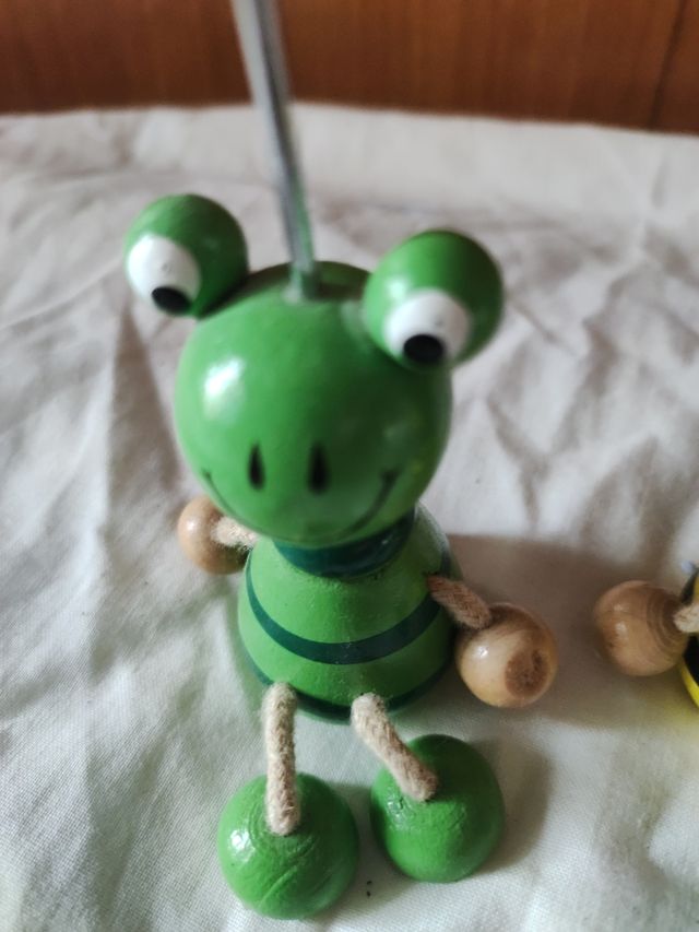 4 Figuras de Madera con Pinza