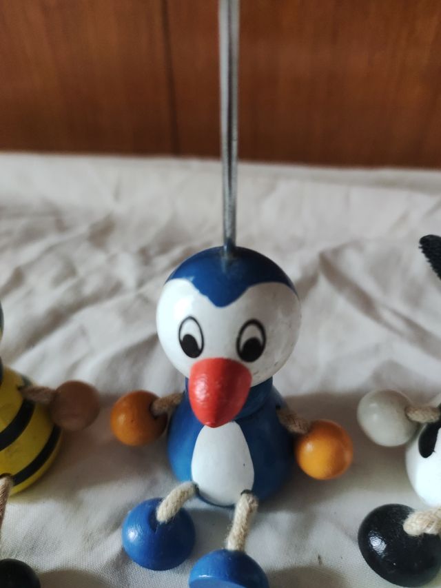 4 Figuras de Madera con Pinza