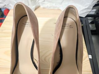 Zapatos de tacón malva y negro