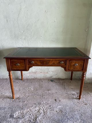 Mesa escritorio estilo georgiano madera y cuero