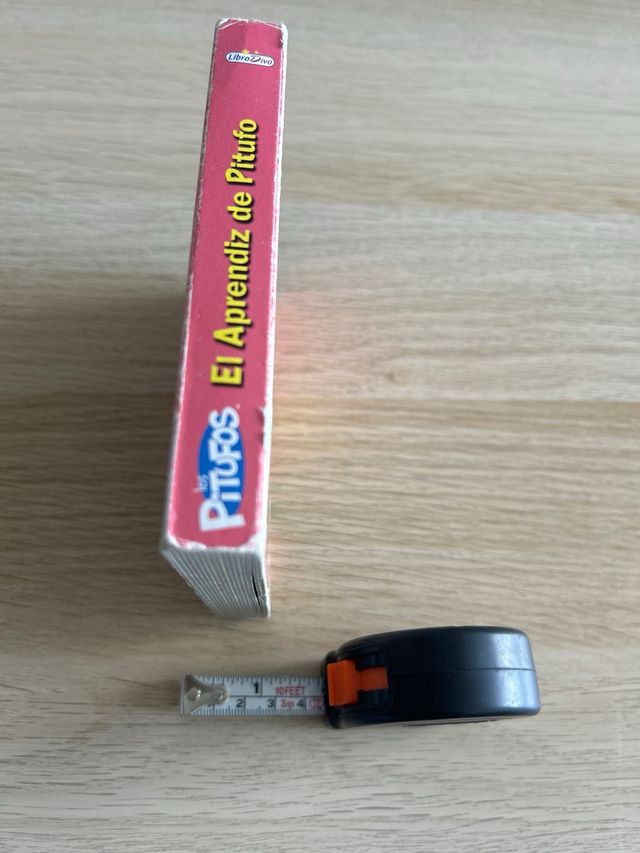 Los pitufos. Un pitufo en el aire