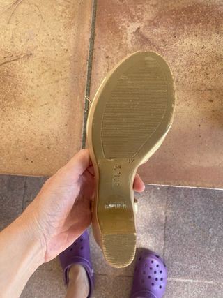 Sandalias Doradas Unisa
