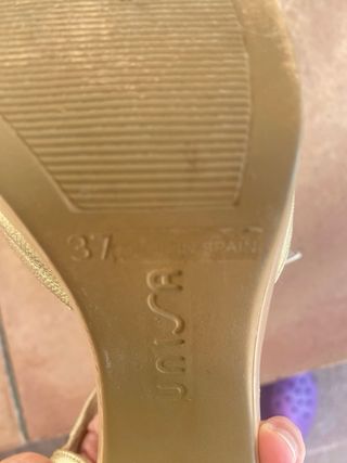 Sandalias Doradas Unisa