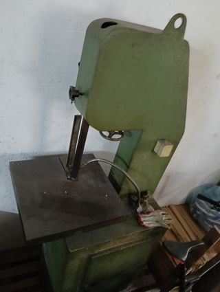 Sierra de cinta para metal