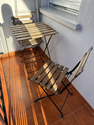 Mesa y 2 sillas de exterior plegables