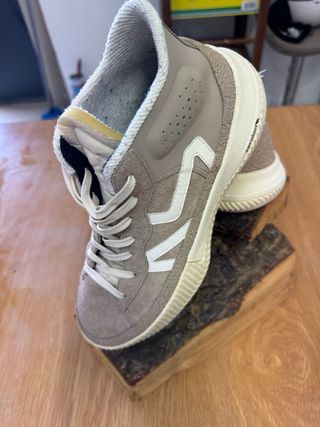 Sneakers uomo beige e bianche