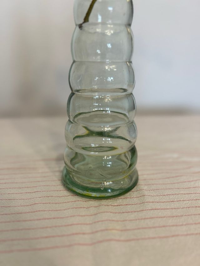 Florero de cristal verde