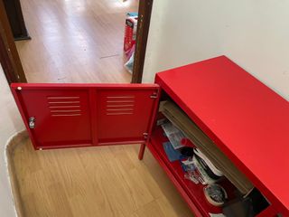 Aparador Ikea PS Rojo Metálico