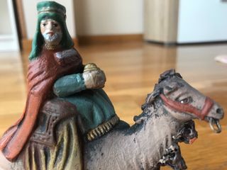 Figuras Reyes Magos en Camello. 8 cm