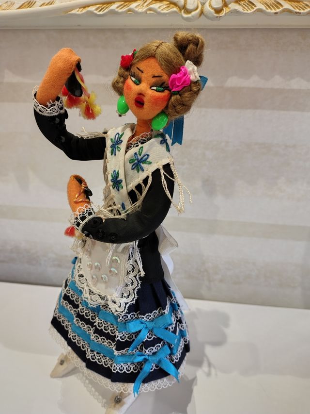 Muñeca vintage años 60 flamenca