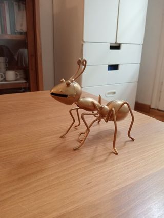 Hormiga dorada metal, para los muy trabajadores :)