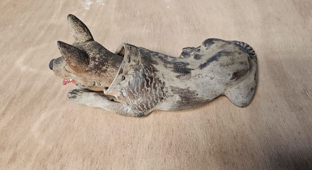 Antiguo perrito bandeja coche