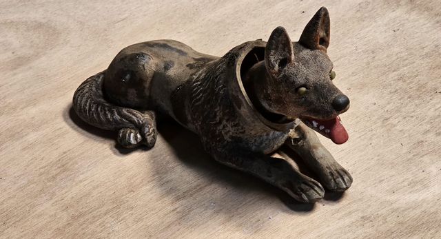 Antiguo perrito bandeja coche