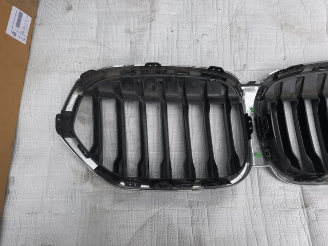 Parrilla BMW X1 51138493450