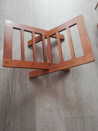 Revistero de madera plegable